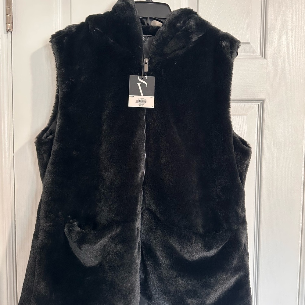 Simply Vera Black Faux Fur Vest